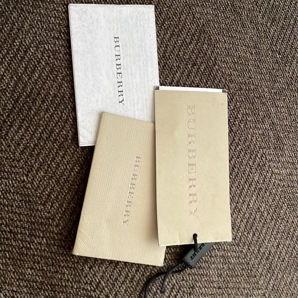 Authentic Burberry - image 6